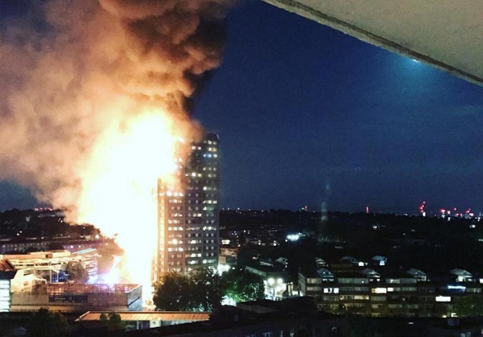 英国20余层公寓大火1 英国20余层公寓大火1