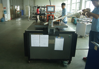 188金宝博多功能母线加工机